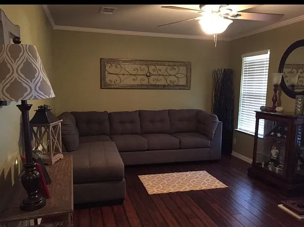 300 Roberts Ave, Bridge City, TX 77611