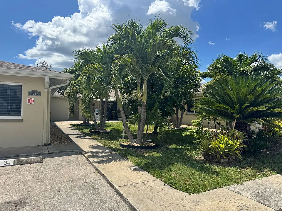 4808 Lucaya Dr