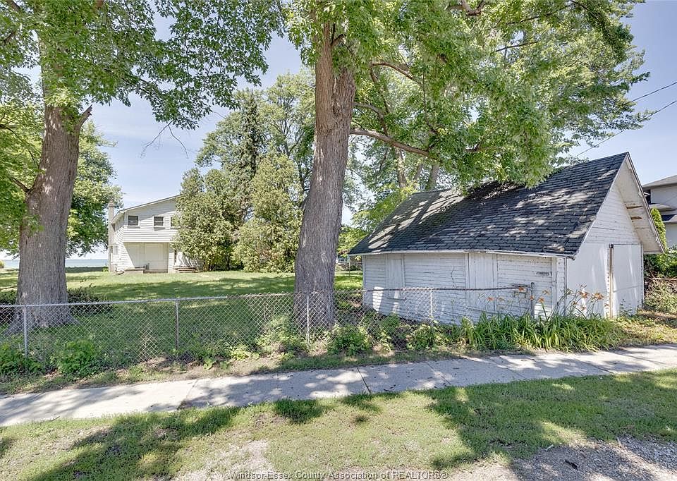 1st image of 13110 Riverside Dr E