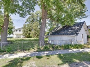 13110 Riverside Dr E, Tecumseh, ON N8N2M6