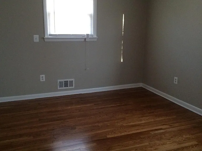 1103 Playford Ln — Photo 22
