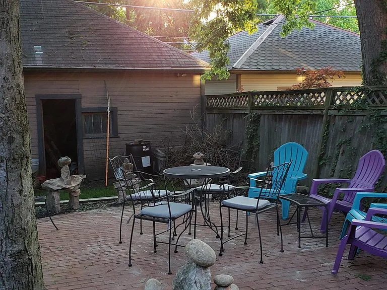 1351 Forsythe Ave — Photo 16