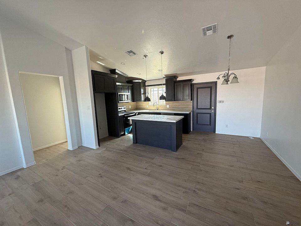 2nd image of 10673 E 46th Pl