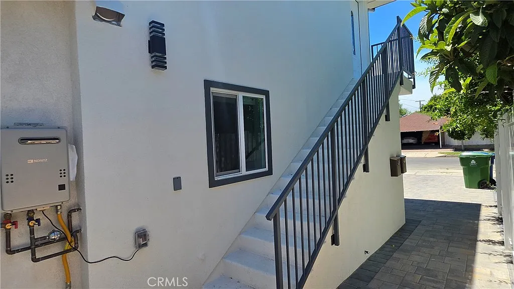 1 bed, 550 sqft, $1,900 — Photo 2