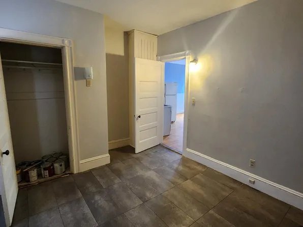 100 Blake St #1R, Lewiston, ME 04240