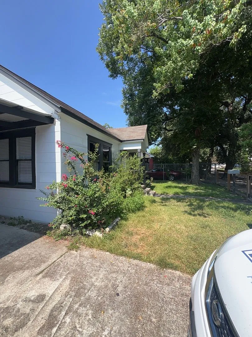 7424 Rusk St -A Ask about our No Cash Security Deposit Option — Photo 2