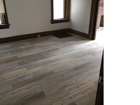4th image of 4027 Ashland Ave #1
