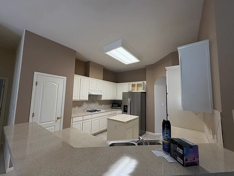 207 Kettleman Ln N — Photo 18