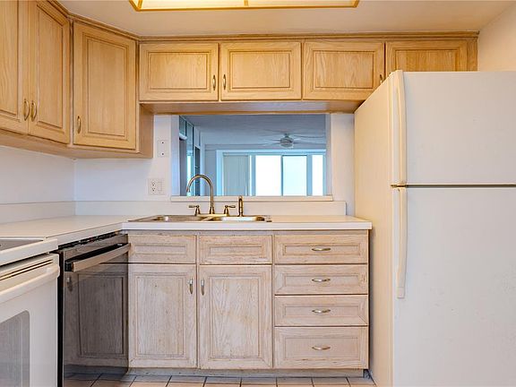 3rd image of 2616 Cove Cay Dr Unit 701