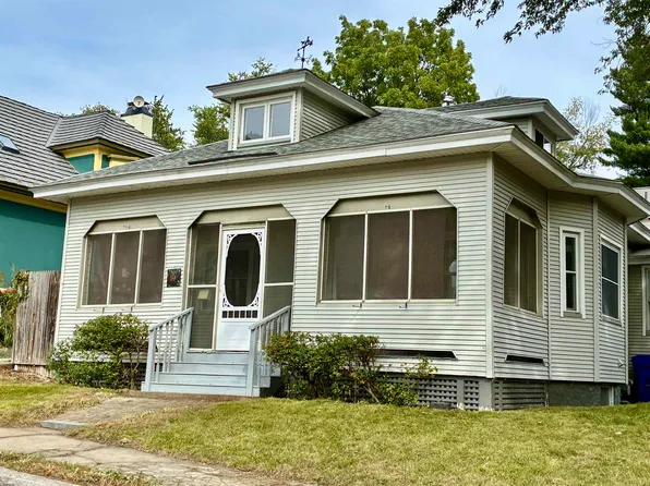 59 Riverview Place, Manchester, NH 03104