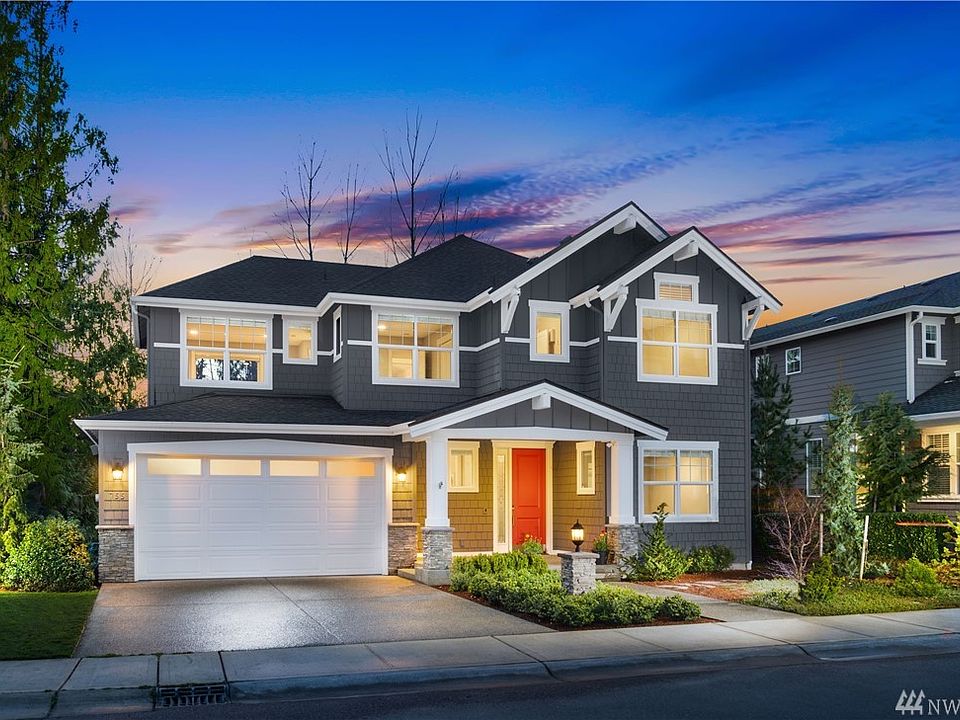 Beautiful one owner house built in 2016 by Rick Burnstead homes! 