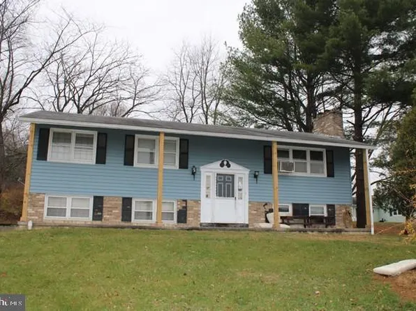 6525 Charlestown Rd, Mercersburg, PA 17236