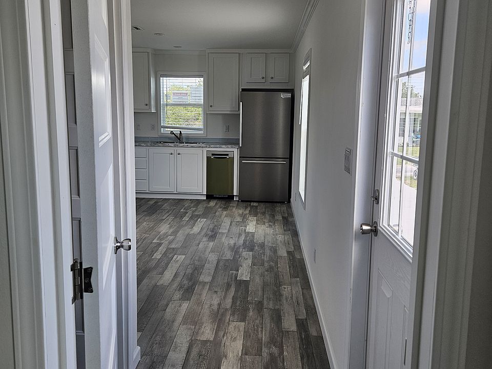 1st image of 4320 Dundee Rd #40