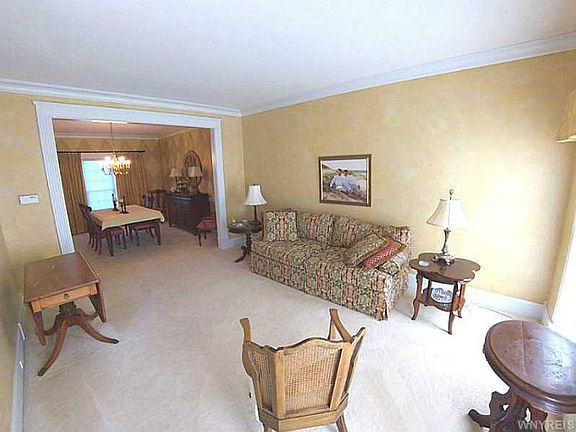 3rd image of 260 Fox Meadow Ln