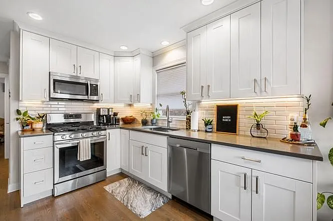 5343 N Moody Ave — Photo 9