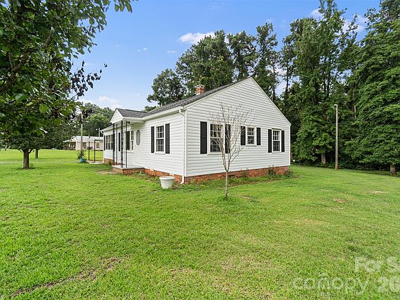 3rd image of 842 Moores Lake Rd