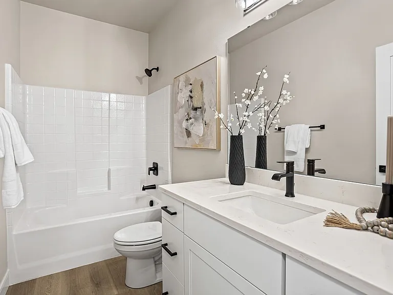 2515 S 47th Ave — Photo 18