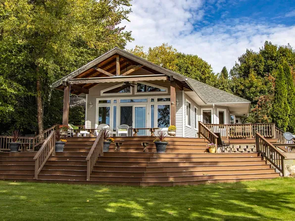 450 Pringle Ave, Hope, ID 83836