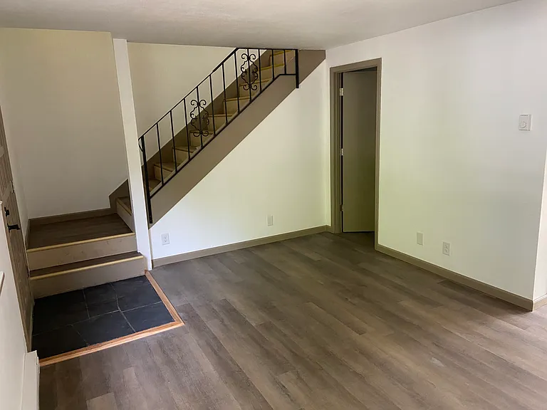 12th Pl SE — Photo 4