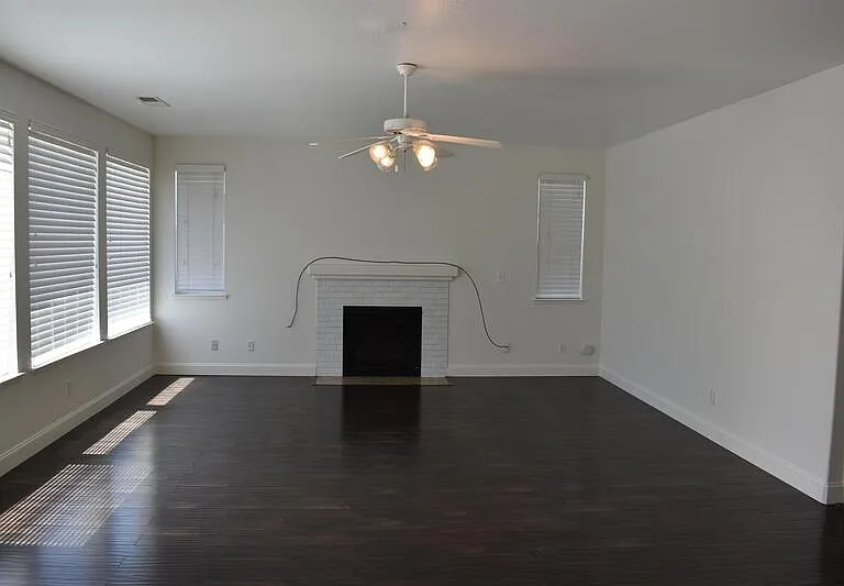 4670 Tolman Way — Photo 7