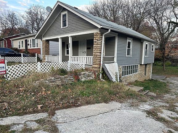 4th image of 6733 Askew Ave