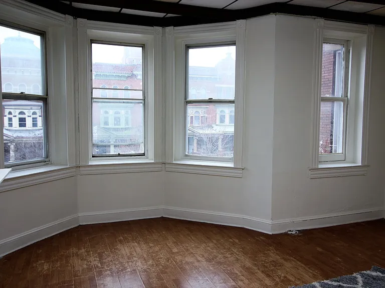 2829 Saint Paul St — Photo 2