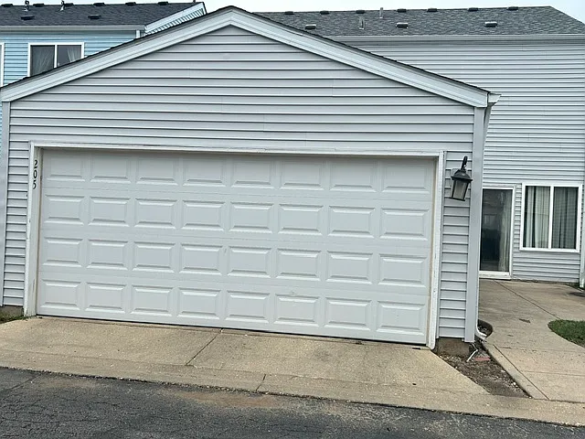 205 W Washington St — Photo 9