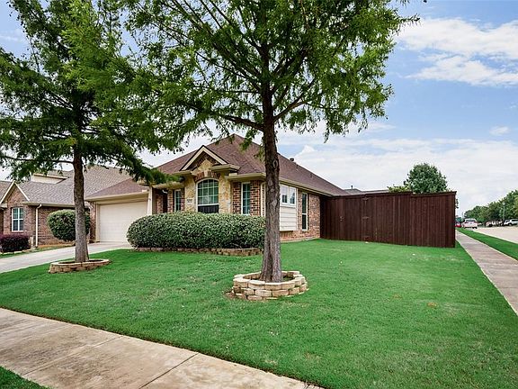 3rd image of 622 Grayson Ln