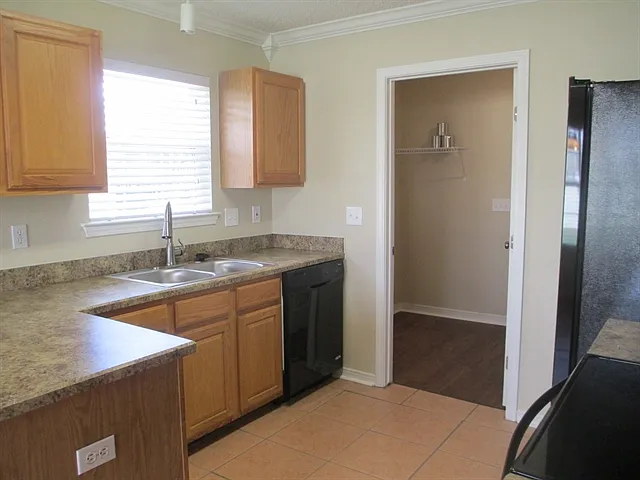 3156 Peppertree Dr — Photo 8