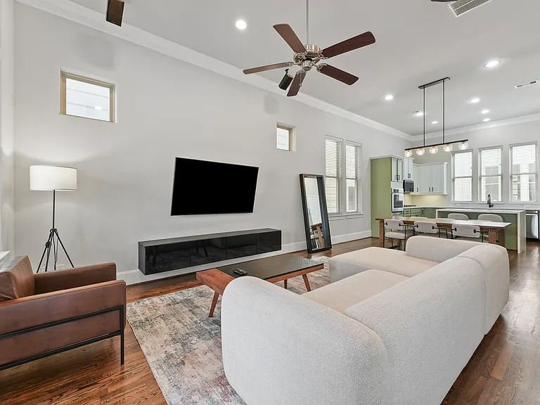 5747 Kansas St — Photo 14