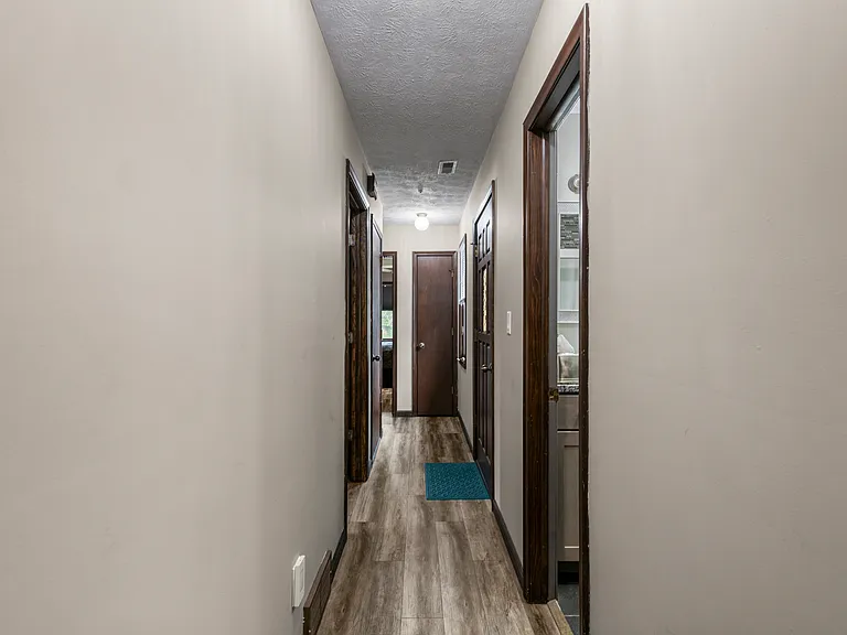 5008 NW Radial Hwy #2 — Photo 24