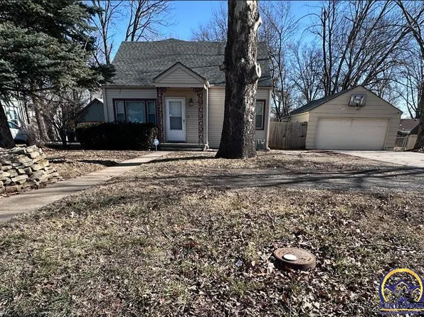 1124 SW Gage Blvd, Topeka, KS 66604