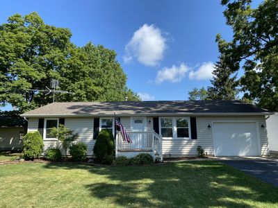 5 Walnut St, Three Oaks, MI, 49128