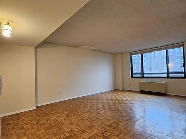 2287 Johnson Avenue image 1 of 14