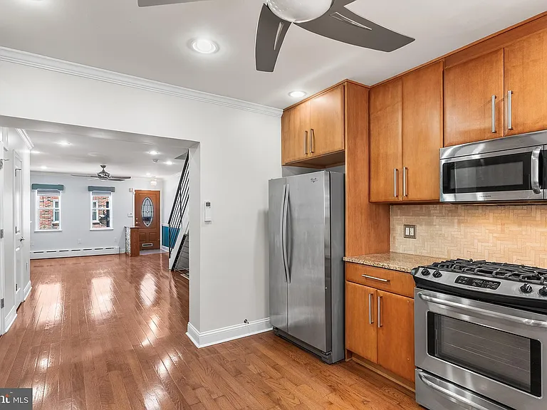 1725 S Iseminger St — Photo 11