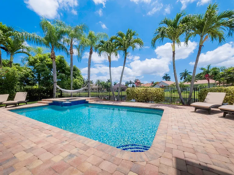10849 Bal Harbor Dr — Photo 57