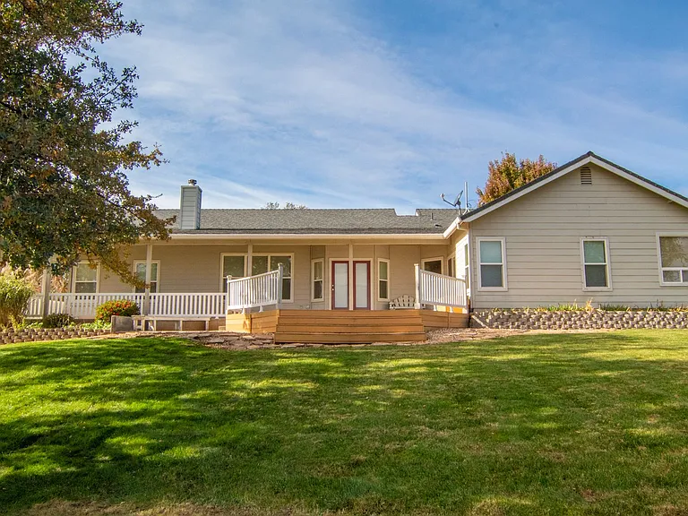 18830 Blythe Way — Photo 34