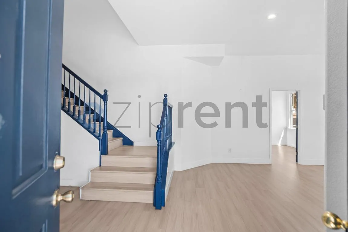 3 bed, 2995 sqft, $3,100 — Photo 4