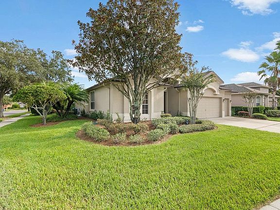 3rd image of 820 Champion Woods Ct