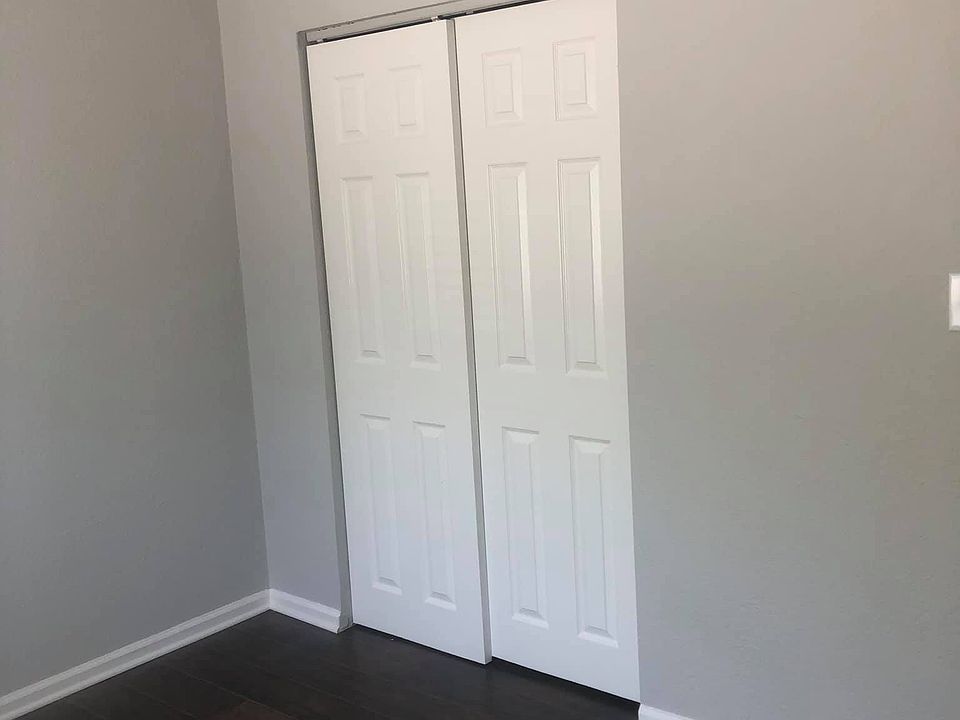 1st image of 1433 N 55th Dr APT A