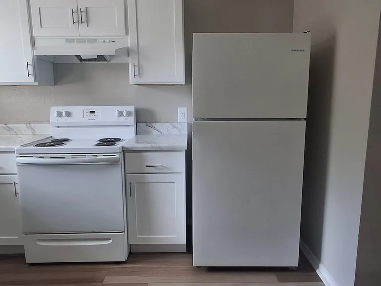 4607 W Jackson St — Photo 10