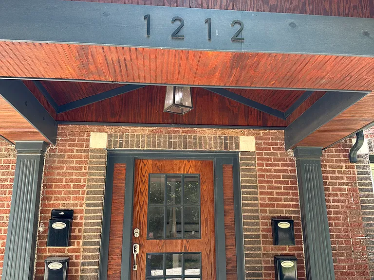 1212 S Saint Louis Ave #A — Photo 3