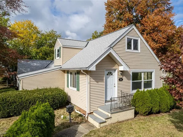 126 Parkwood Ave, Avon Lake, OH 44012