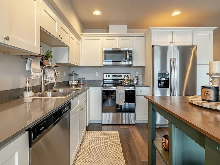 14th Street Townhomes — Photo 10