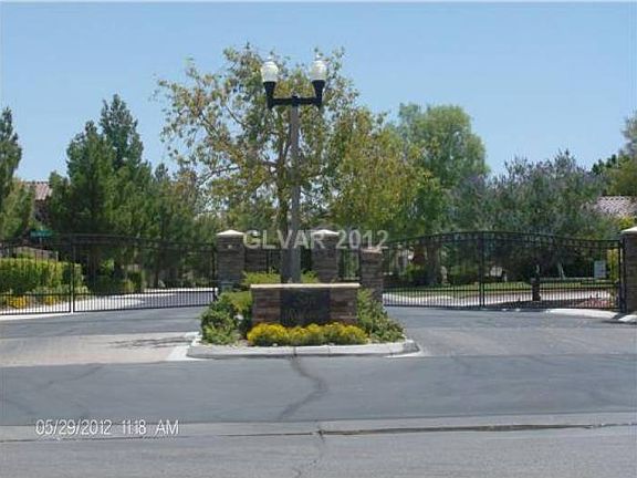 ENTRANCE TO COMMUNITY