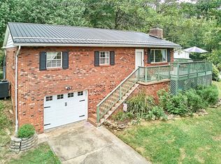 115 Mountaineer Ln, Charleston, WV 25312