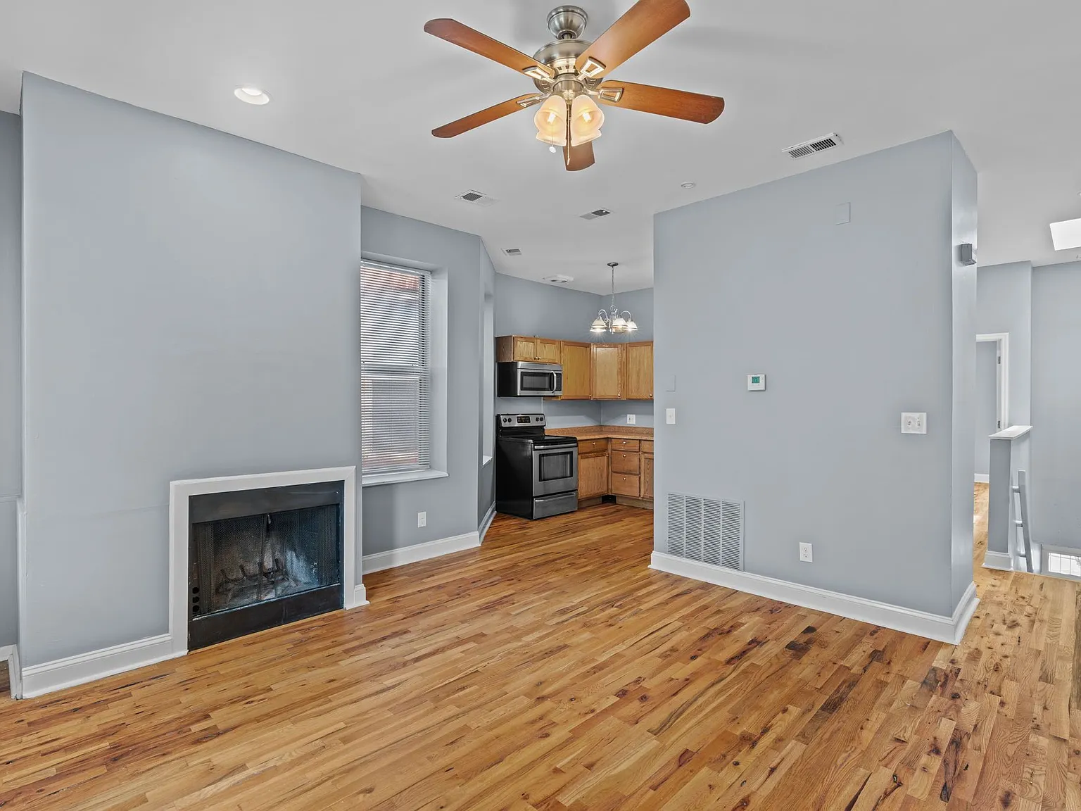 1 bed, 1.0 bath, 900 sqft, $1,125 — Photo 4