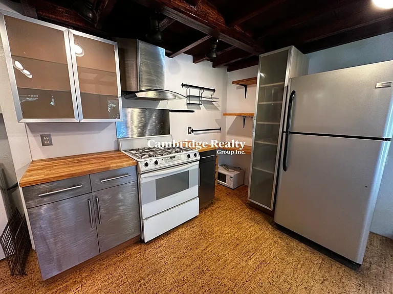 18 Tremont St #2T — Photo 2