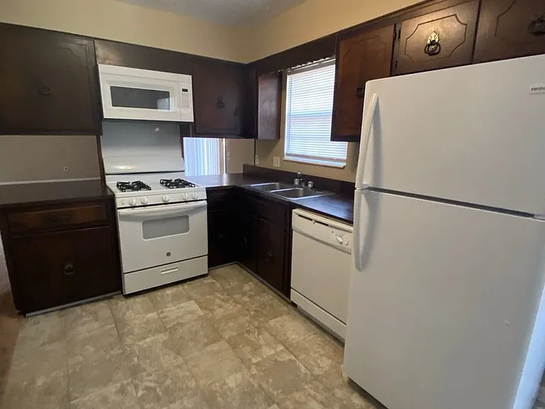 233 S Jan Dr — Photo 4