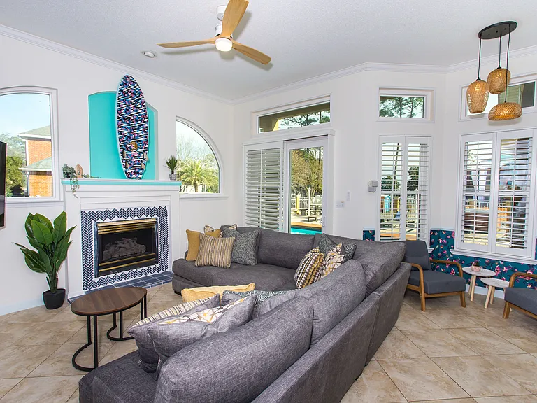 7591 N Shores Dr — Photo 6